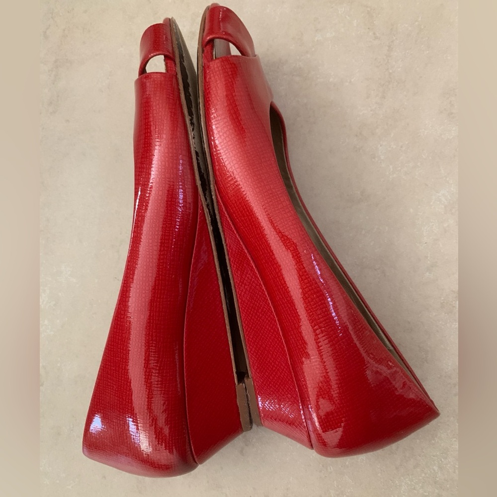 Cole Haan Red Patent Croc Embossed Peep Toe Flats Size 9B - Picture 2 of 8